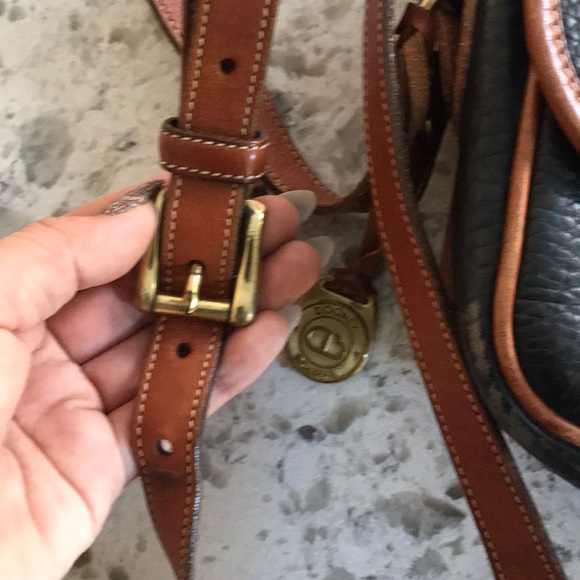 Vintage Dooney & Bourke Crossbody Bag - Picture 8 of 8